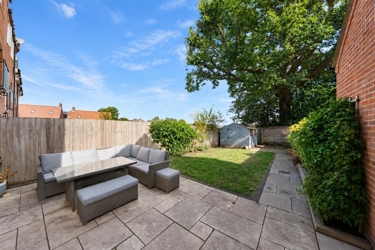 Shearwater Road, Apsley, Hemel Hempstead, Hertfordshire, HP3 0GB
