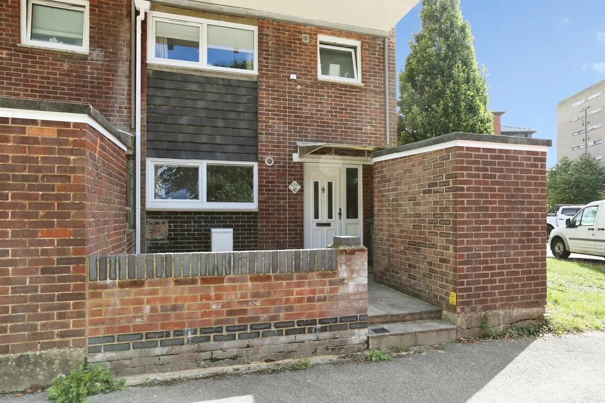 Bishopsfield Road, Fareham