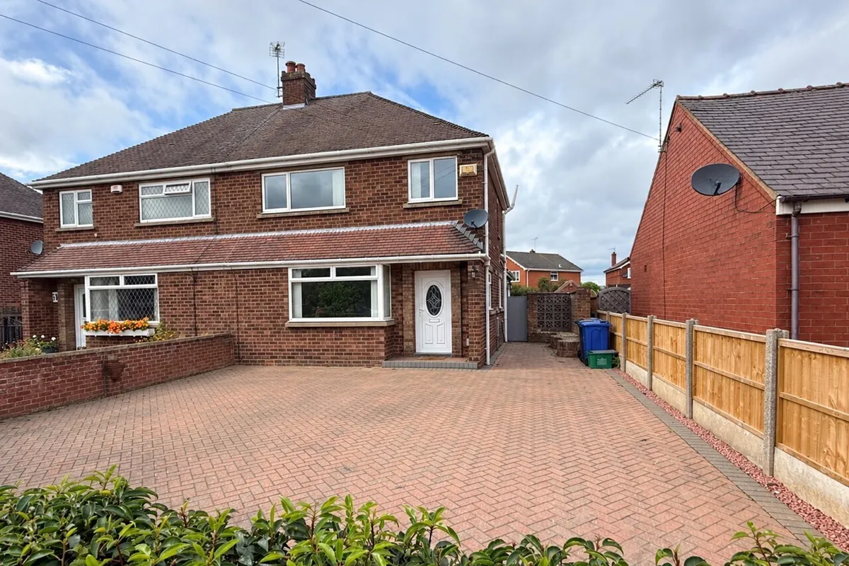Wroot Road, Finningley, DONCASTER