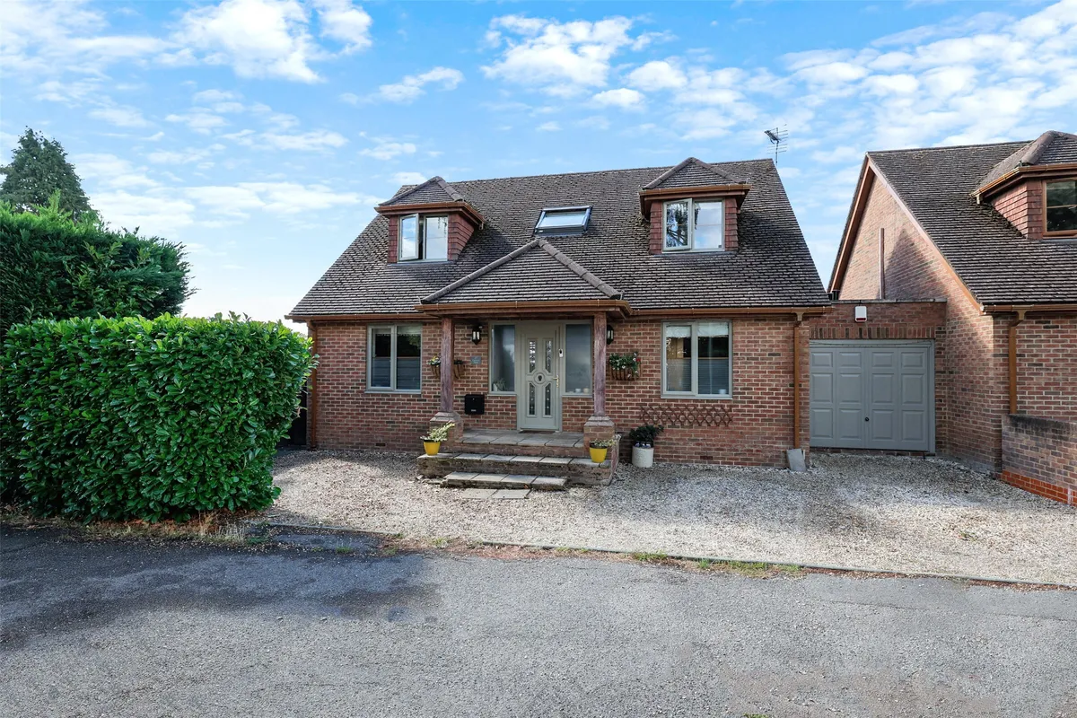 Cannon Way, Fetcham, Leatherhead, Surrey, KT22