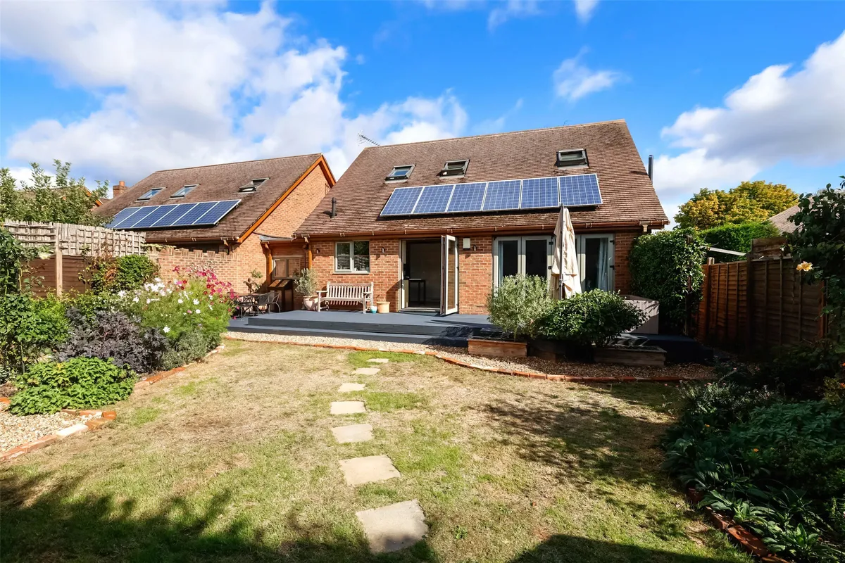 Cannon Way, Fetcham, Leatherhead, Surrey, KT22
