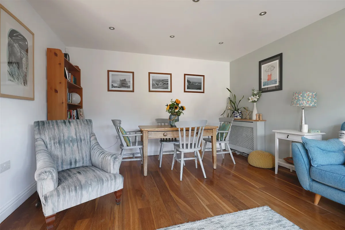 Cannon Way, Fetcham, Leatherhead, Surrey, KT22