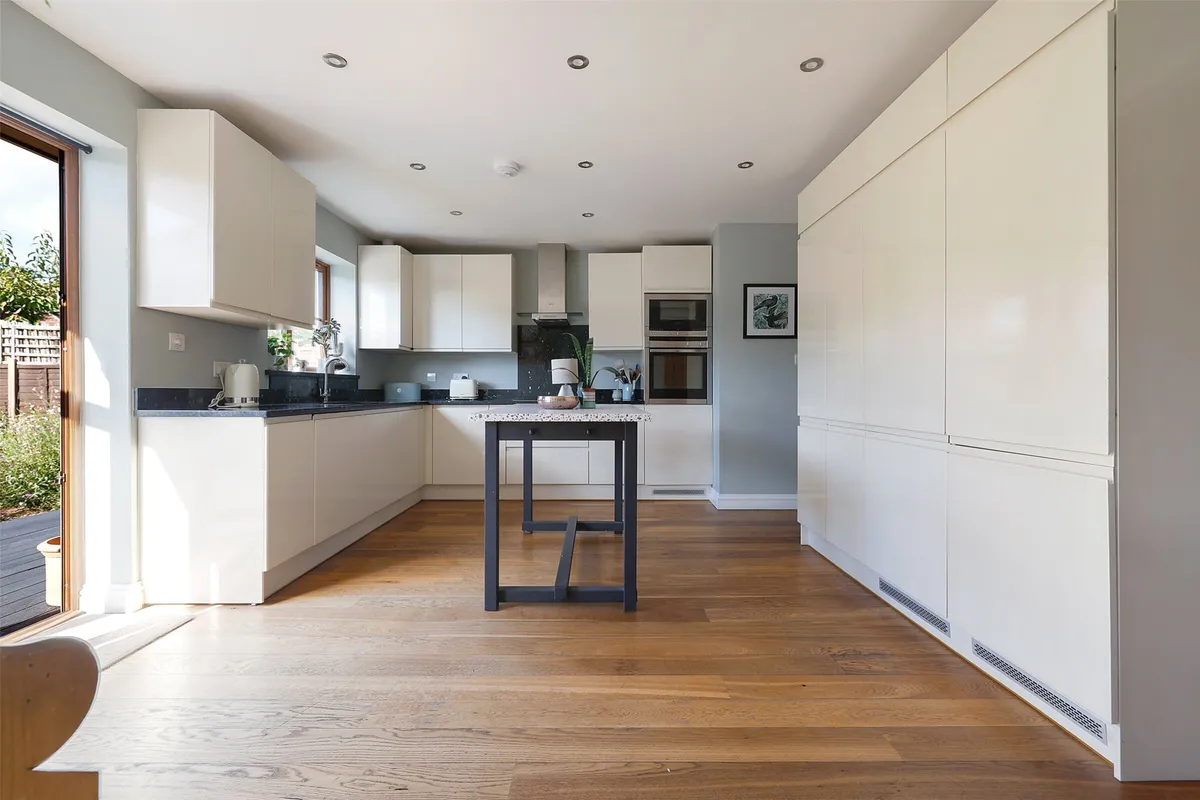 Cannon Way, Fetcham, Leatherhead, Surrey, KT22