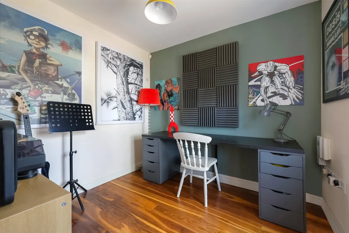 Cannon Way, Fetcham, Leatherhead, Surrey, KT22