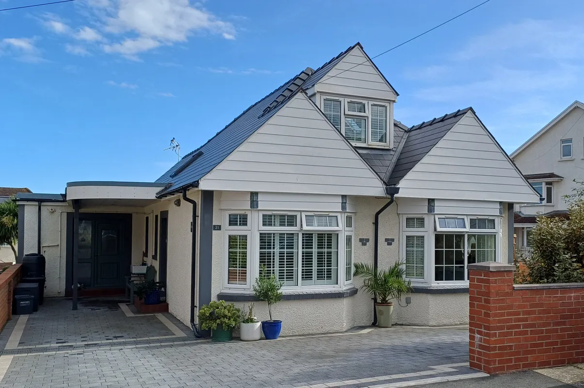 SPRINGFIELD AVENUE, PORTHCAWL, CF36 3LB