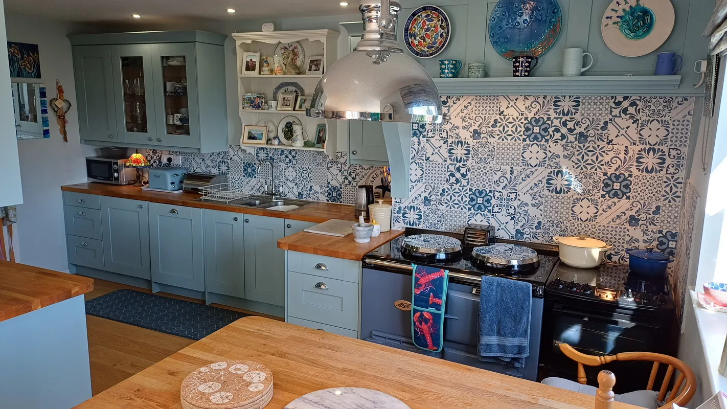 SPRINGFIELD AVENUE, PORTHCAWL, CF36 3LB