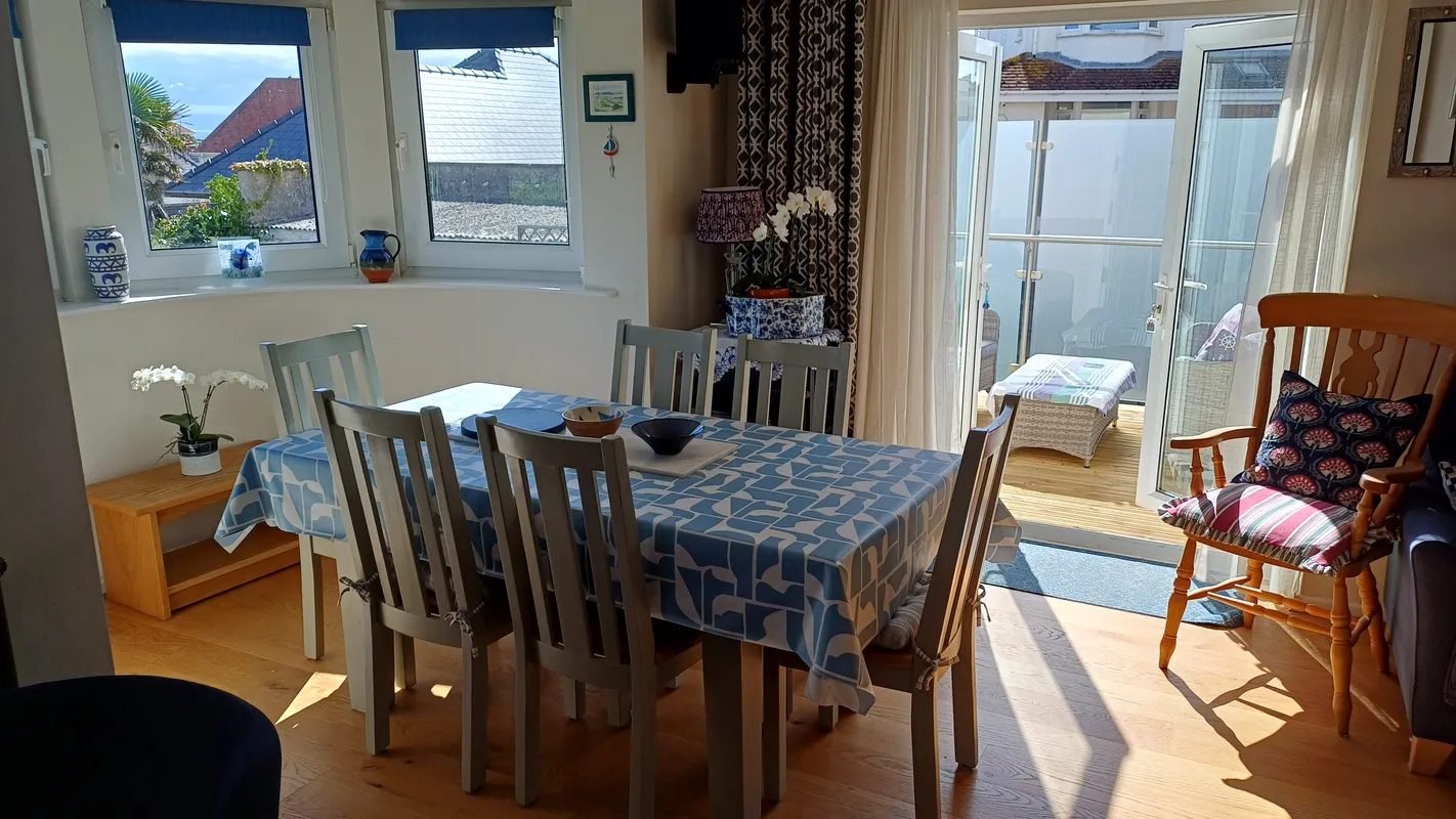 SPRINGFIELD AVENUE, PORTHCAWL, CF36 3LB