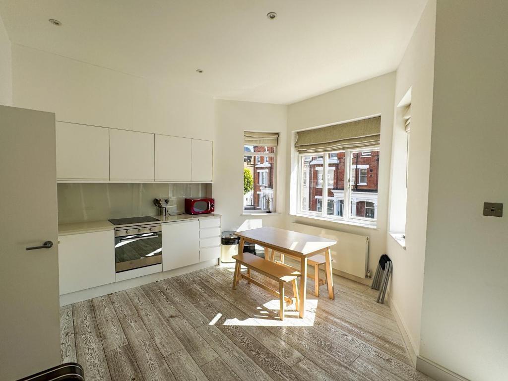 Flat 3, Comeragh Road, London Image 2