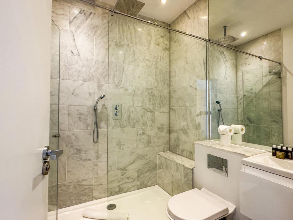 Flat 3, Comeragh Road, London Image 10