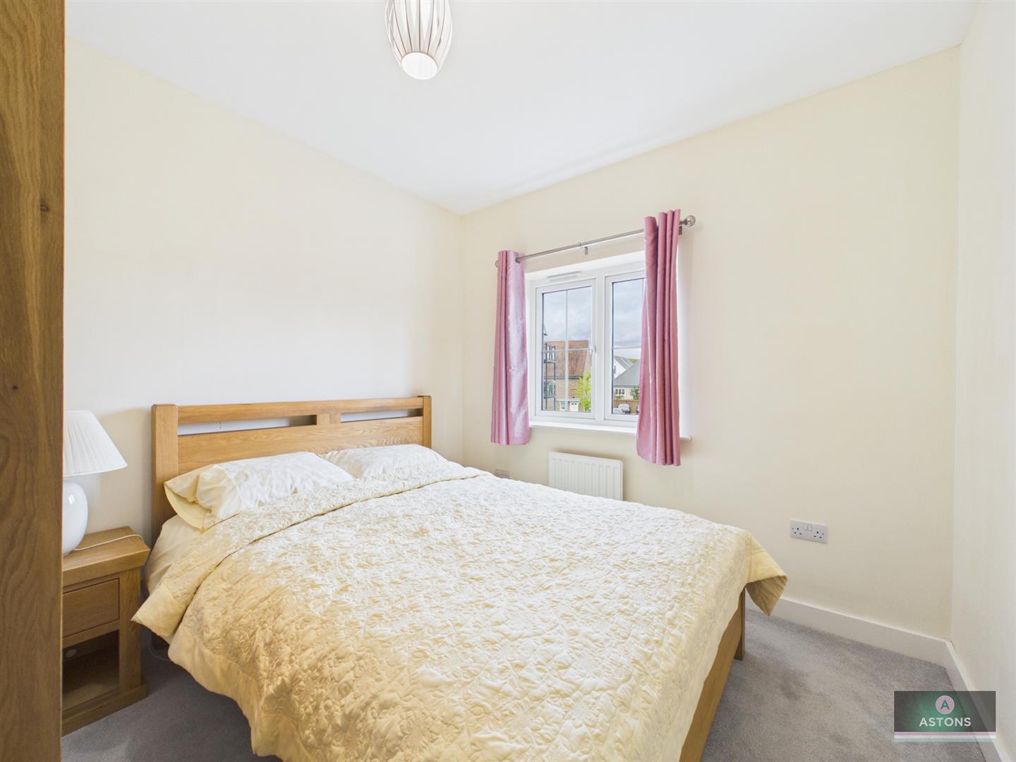 Clifton Close, Faygate, Horsham Image 13