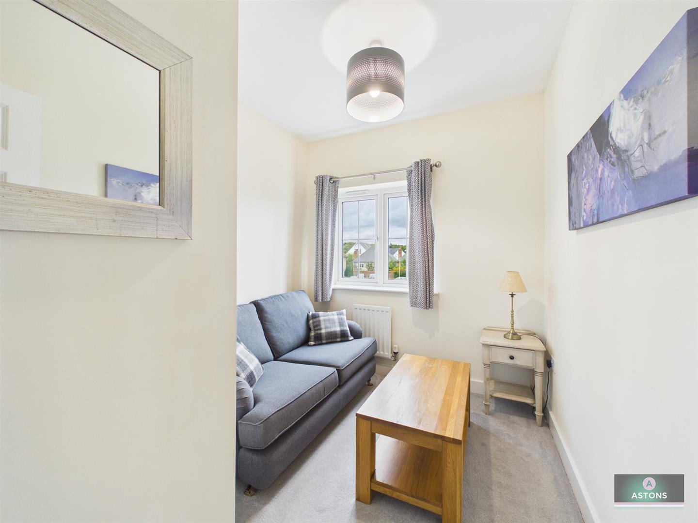 Clifton Close, Faygate, Horsham Image 14