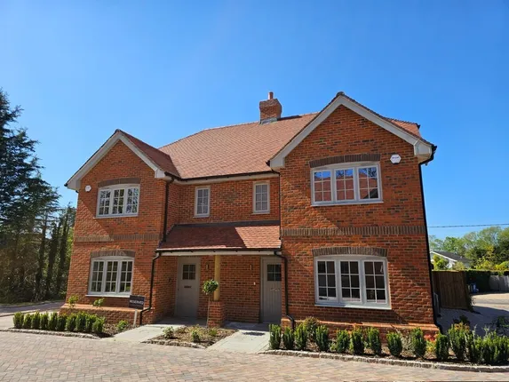 Bramall Place, Bowling Alley, Crondall, GU10