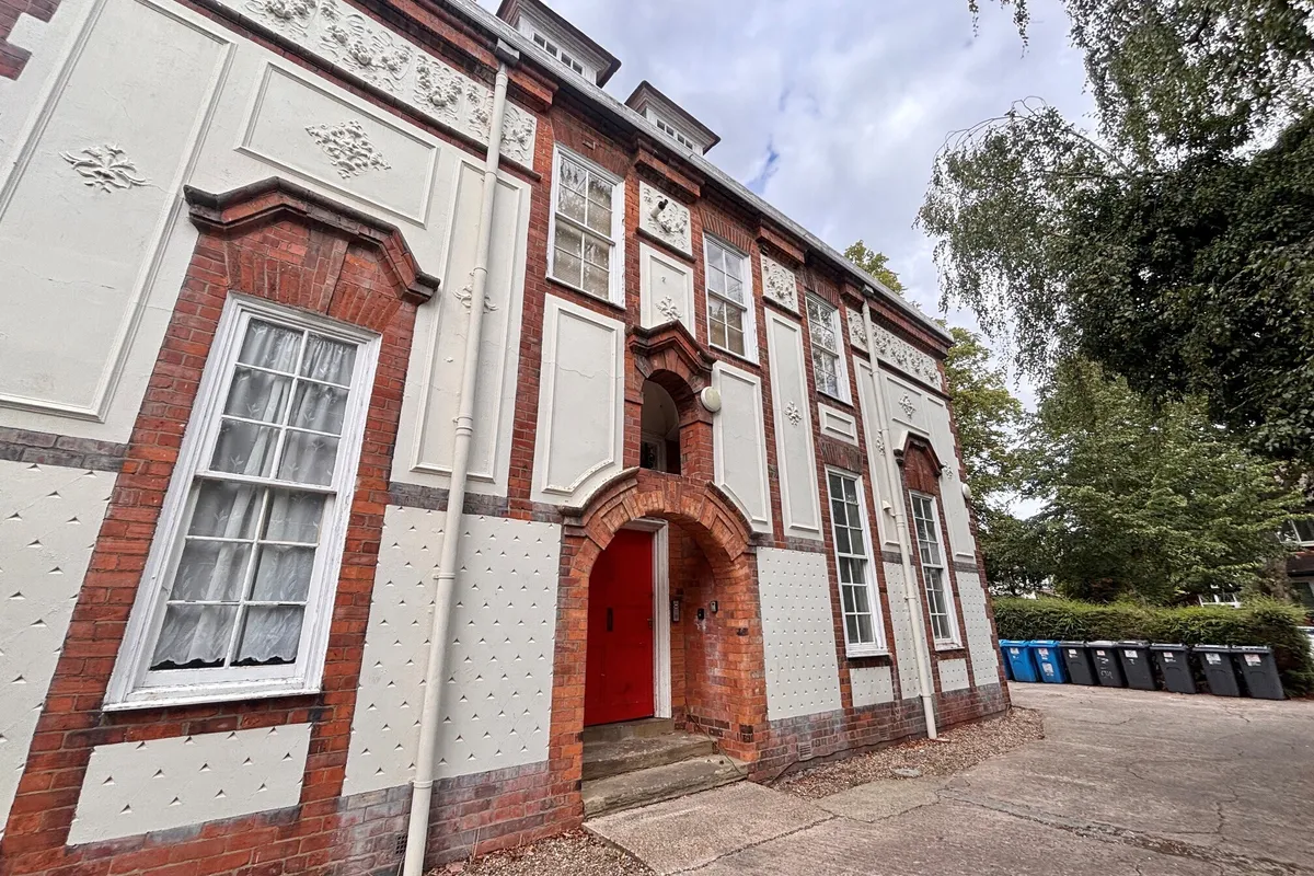 Salisbury Street, HULL