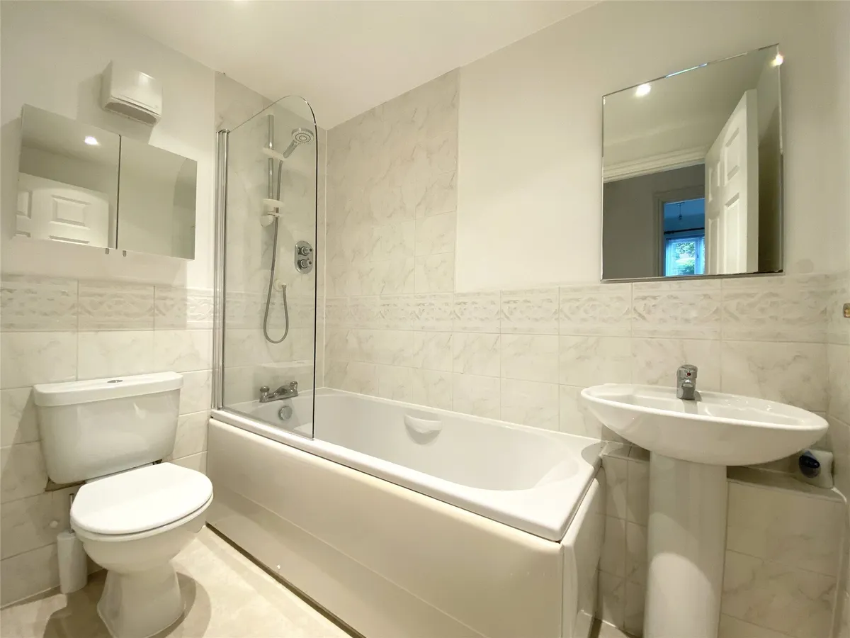 Guildford Road, Fetcham, Leatherhead, Surrey, KT22