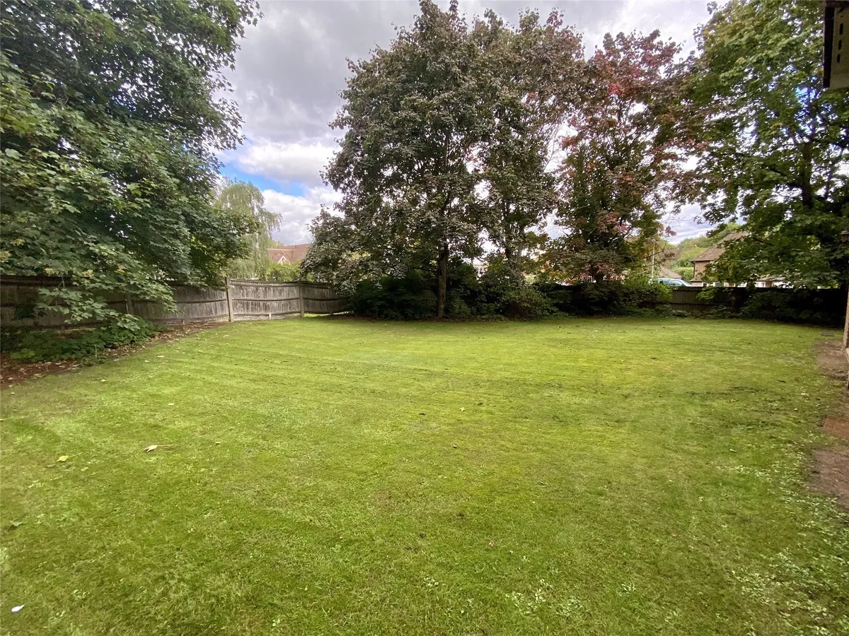 Guildford Road, Fetcham, Leatherhead, Surrey, KT22