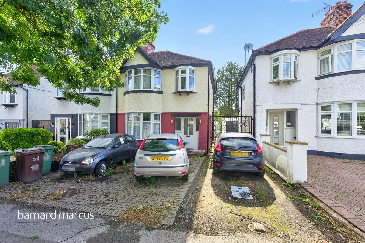Forest Road, Sutton
