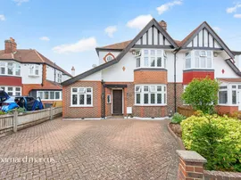 Leyfield, Worcester Park photo