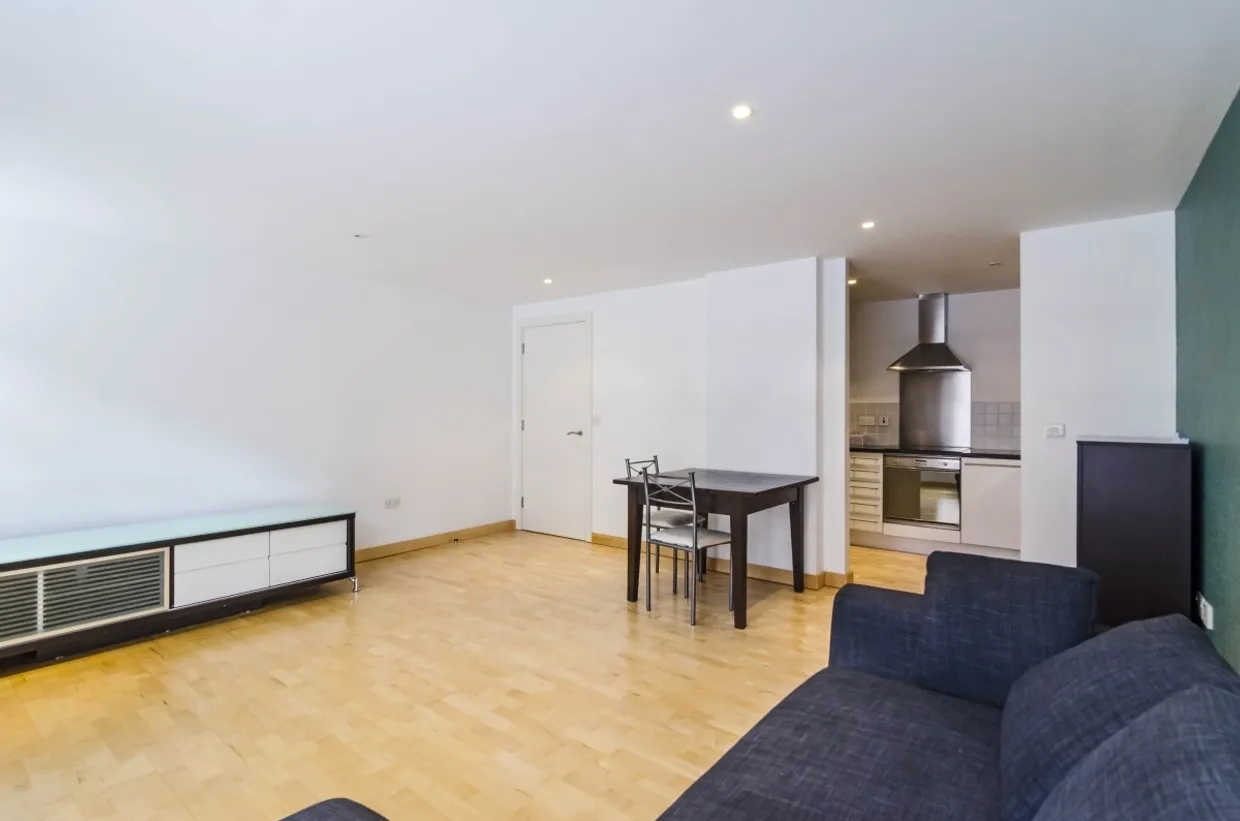 12 Leyden Street London E1 photo 2