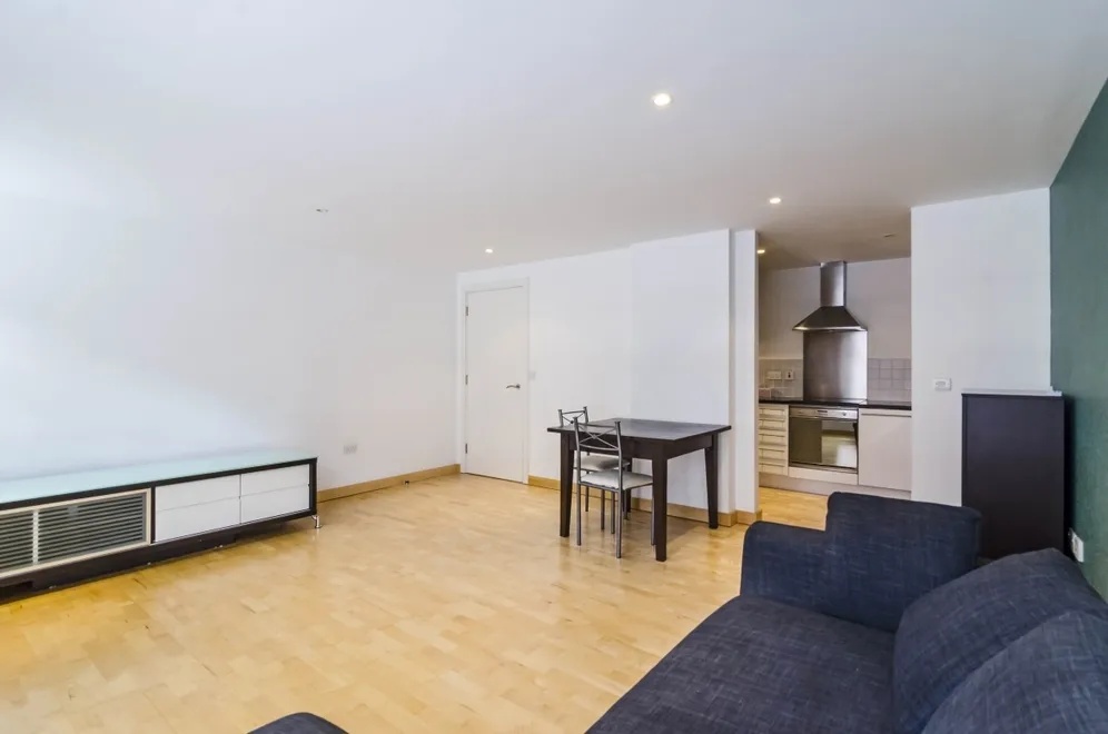 12 Leyden Street London E1 photo 2
