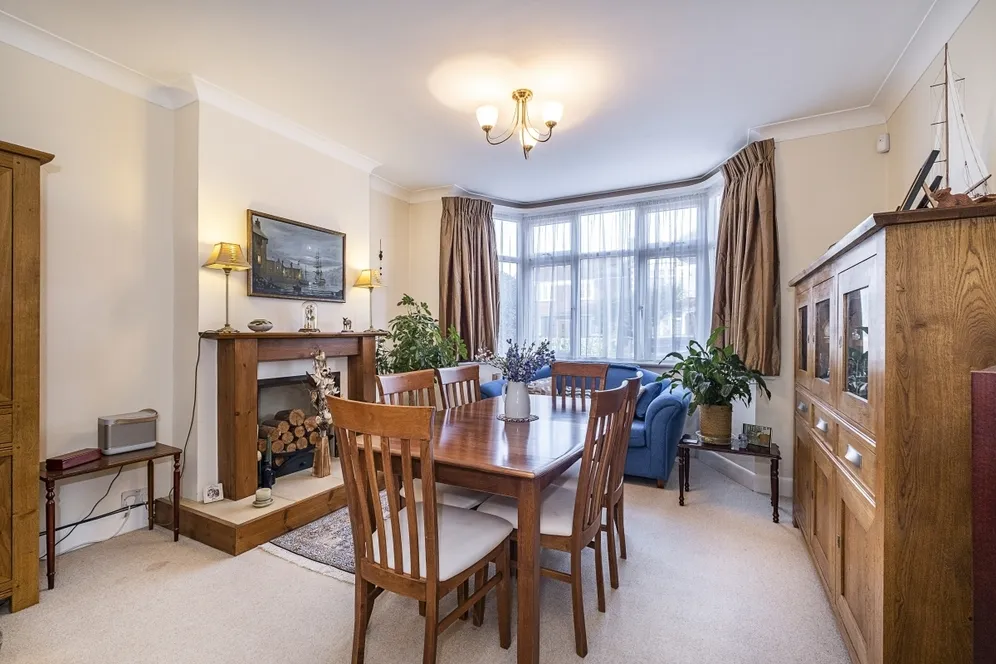 Sandbourne Avenue London SW19 photo 4