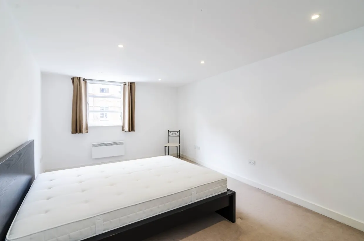 12 Leyden Street London E1 photo 5