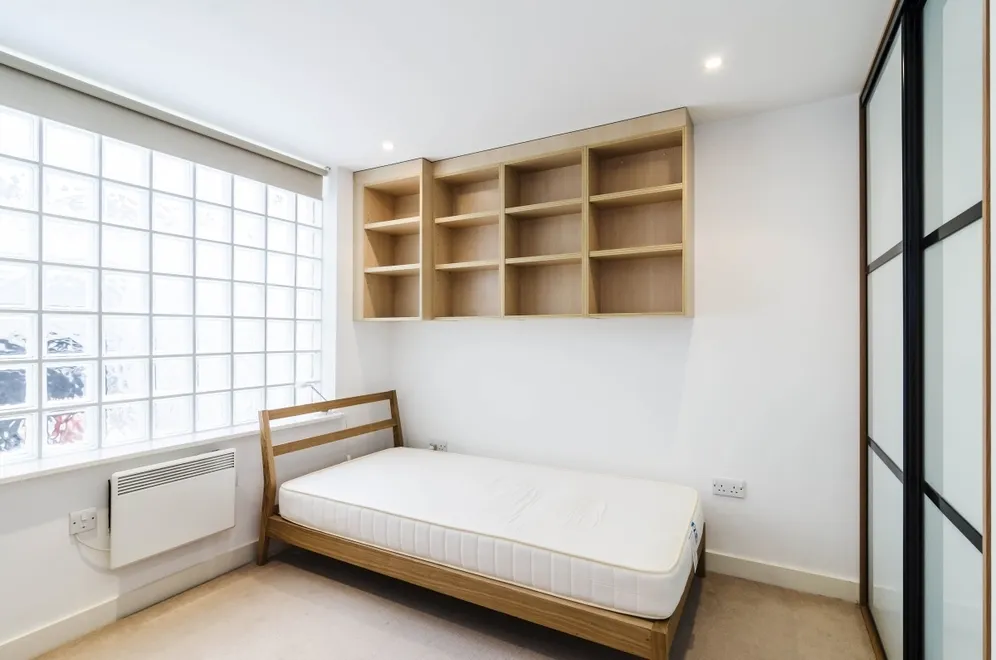 12 Leyden Street London E1 photo 6