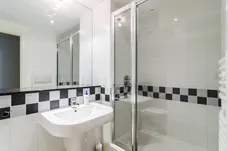 12 Leyden Street London E1 photo 8