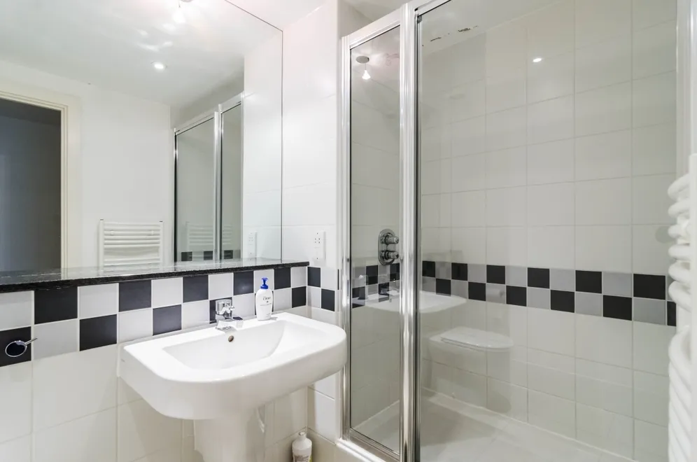 12 Leyden Street London E1 photo 8