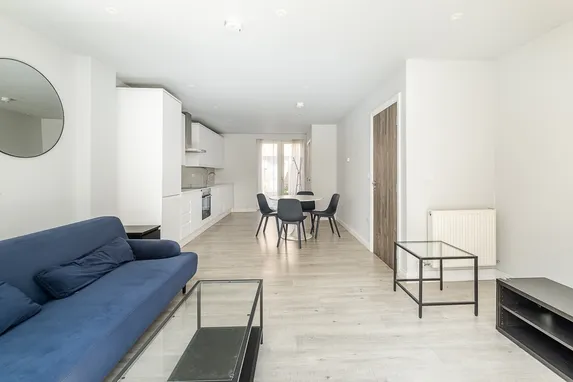 Wells Walk, E7