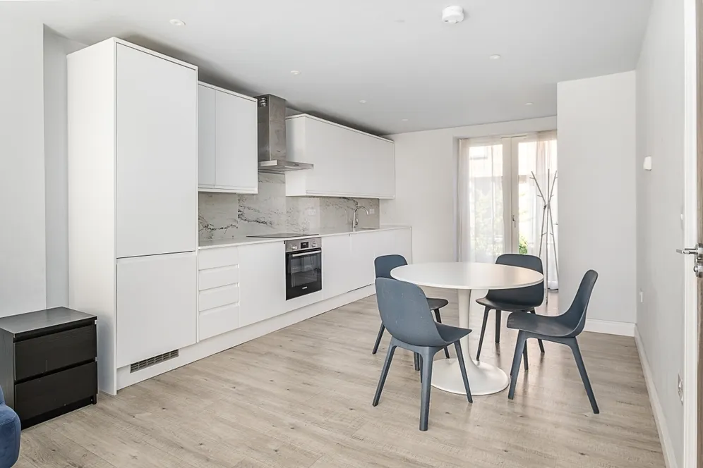Wells Walk, E7 photo 2