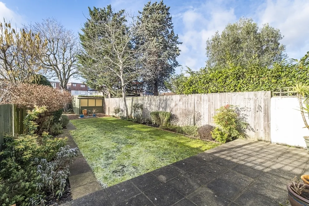 Sandbourne Avenue London SW19 photo 17