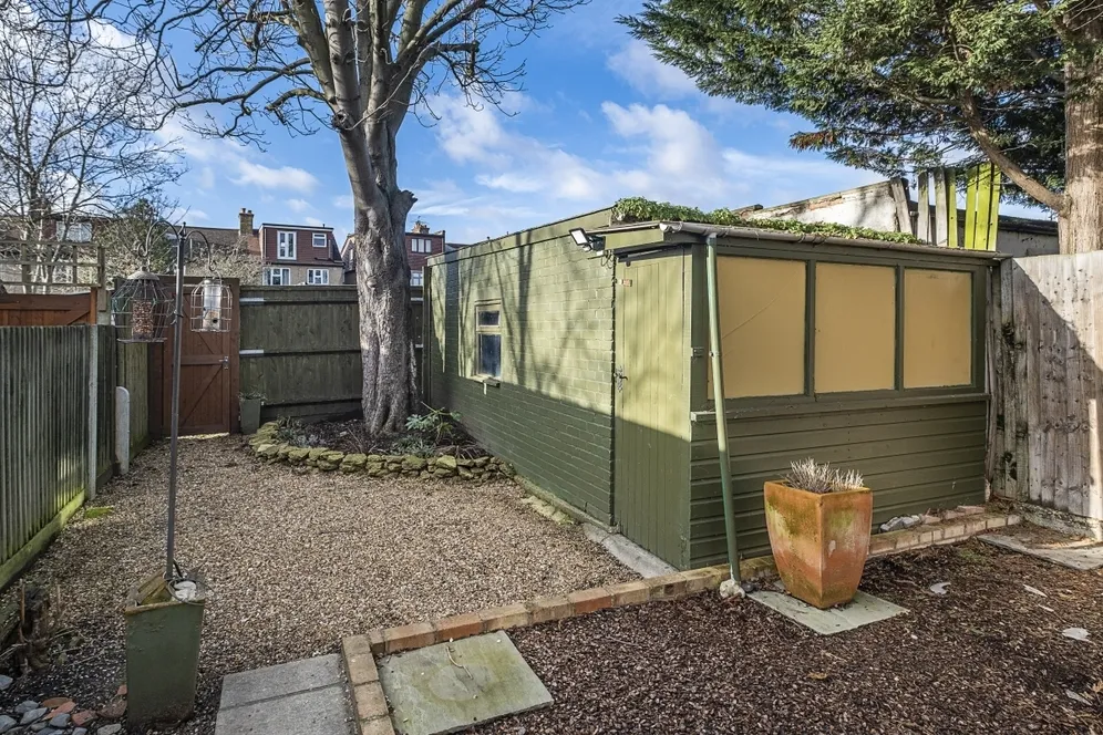 Sandbourne Avenue London SW19 photo 19