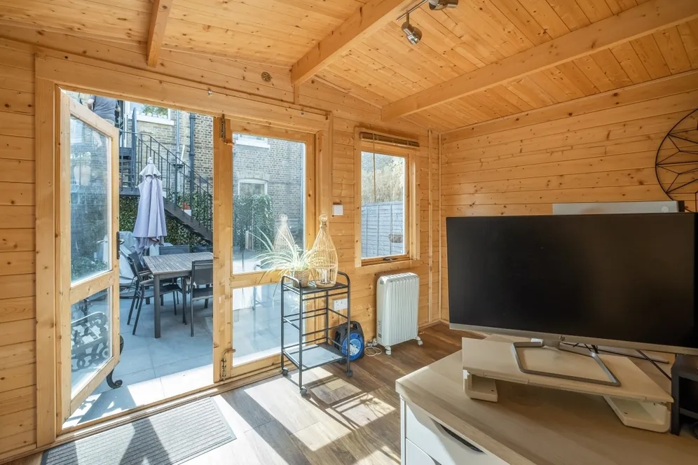 Heathfield Square London SW18 photo 7