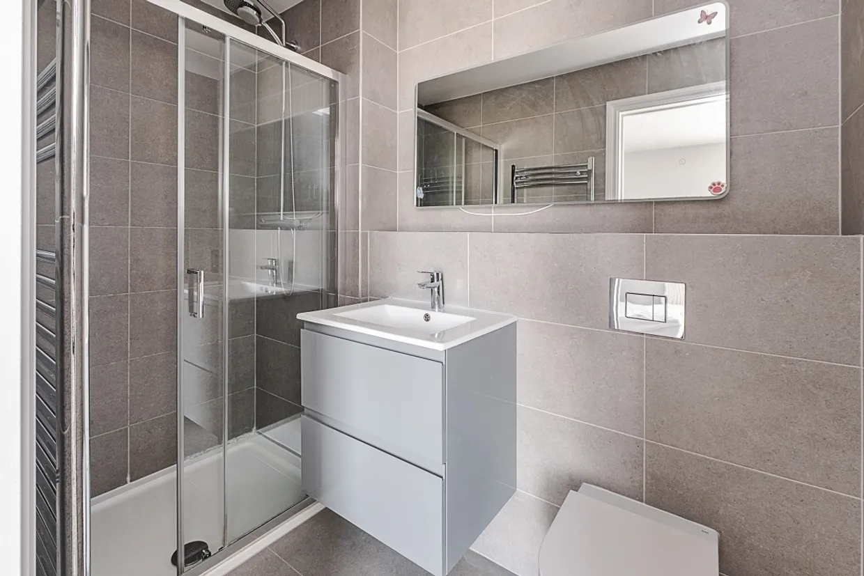 Wells Walk, E7 photo 11