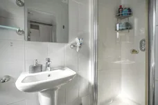 Heathfield Square London SW18 photo 10
