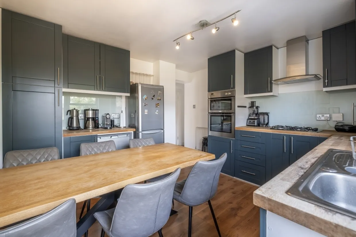 Heathfield Square London SW18 photo 12