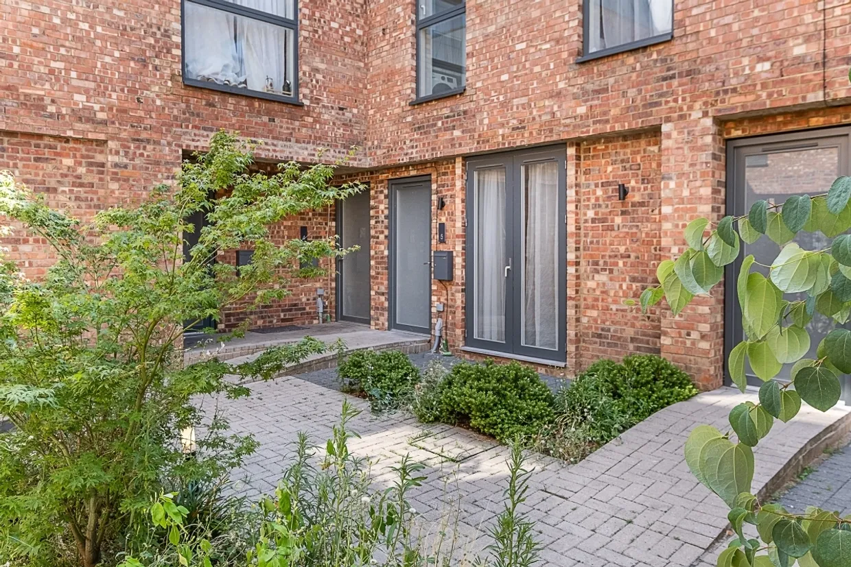 Wells Walk, E7 photo 14