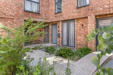 Wells Walk, E7 photo 14