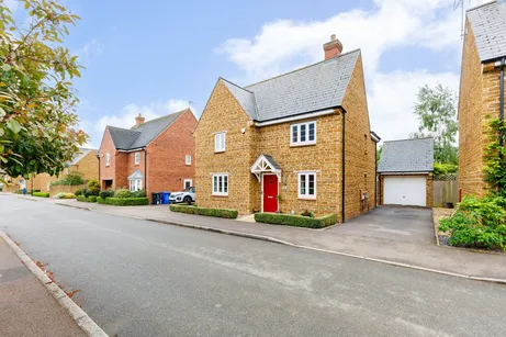 Centenary Road, Middleton Cheney, OX17