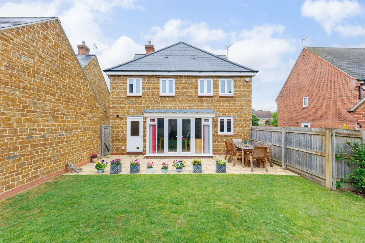 Centenary Road, Middleton Cheney, OX17 photo 7