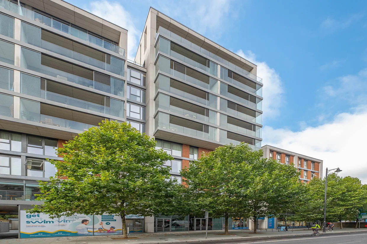 Upper Richmond Road, London, SW15 photo 1