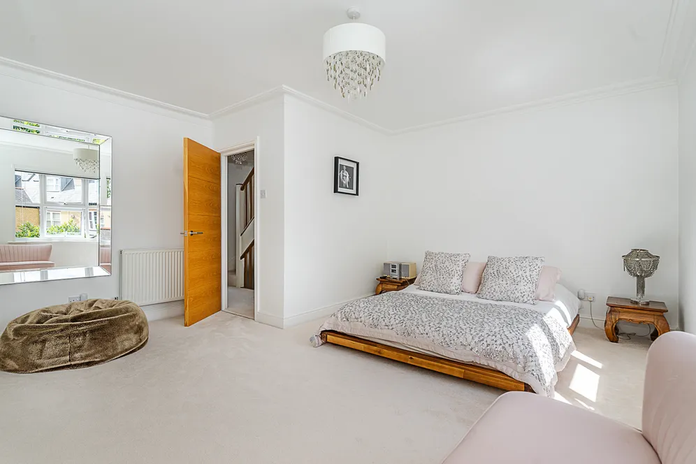 Fletcher Road, London, W4 photo 5
