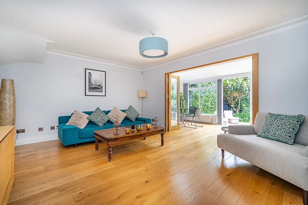 Fletcher Road, London, W4 photo 9