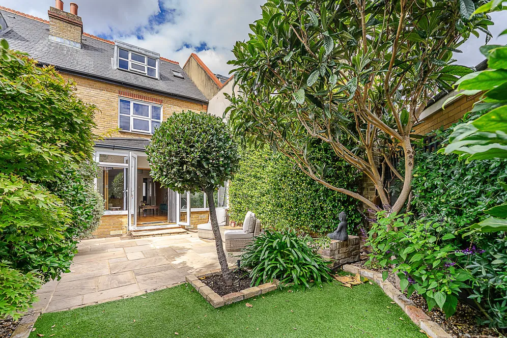 Fletcher Road, London, W4 photo 13