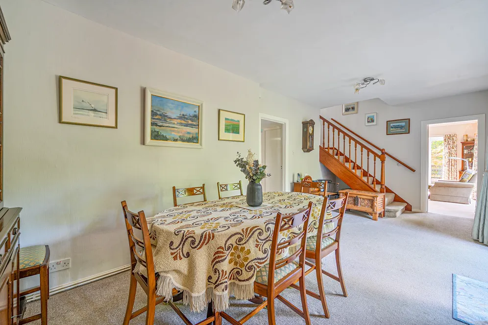 Hamm Court, WEYBRIDGE, KT13 photo 3