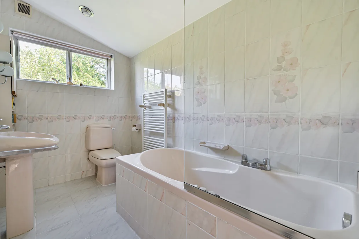 Hamm Court, WEYBRIDGE, KT13 photo 9