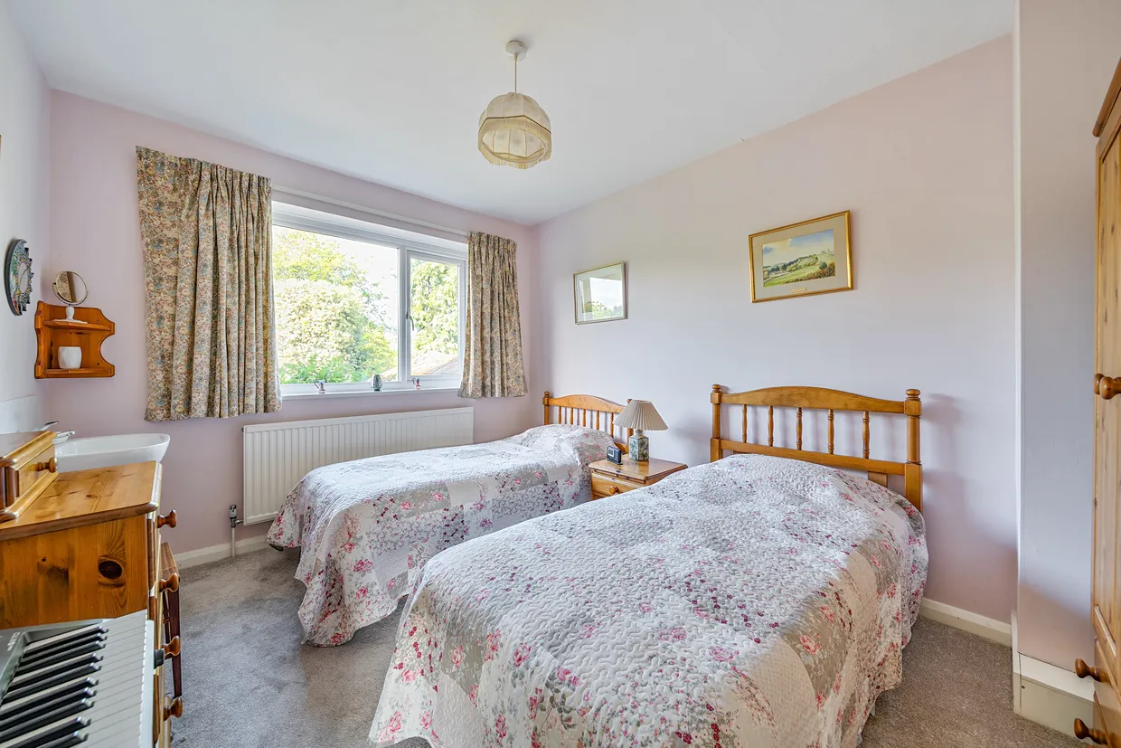 Hamm Court, WEYBRIDGE, KT13 photo 12