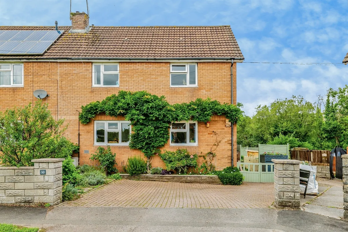 Trenos Place, Llanharan, Pontyclun