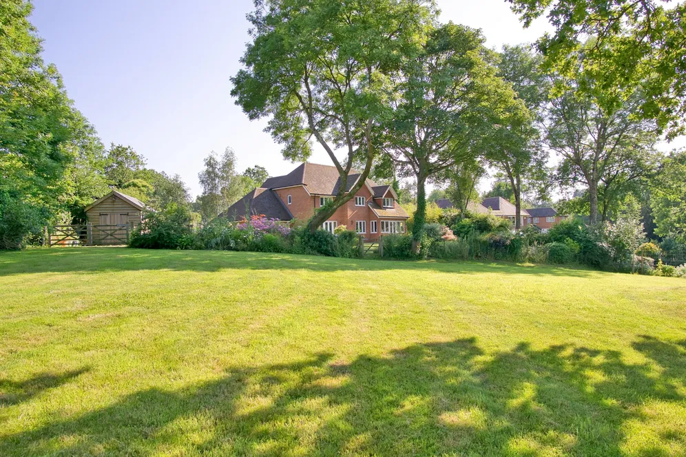 Boundstone Road, Farnham, GU10 photo 8