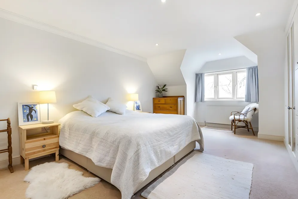 Boundstone Road, Farnham, GU10 photo 9